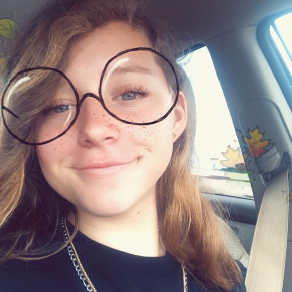 Meet your Posher, Lillian - Picture 1 of 1